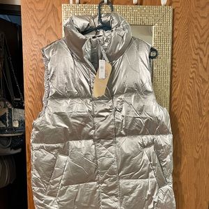 METALLIC SILVER PUFFER VEST BY GAP… SIZE MEDIUM TALL… NEW WITH TAGS.